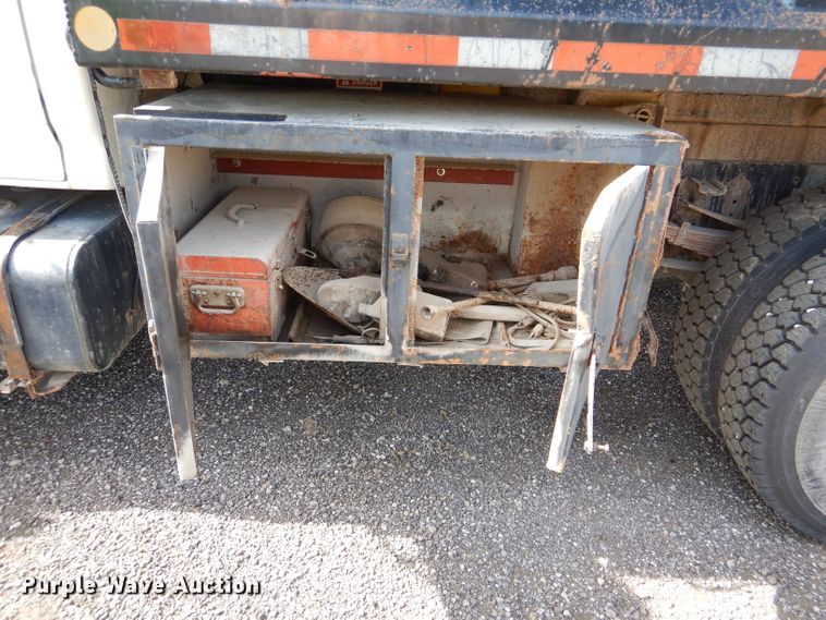 image for item DM0007 1997 Ford F700  dump truck