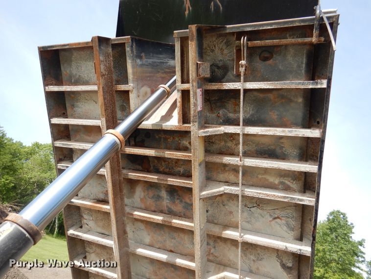 image for item DM0007 1997 Ford F700  dump truck