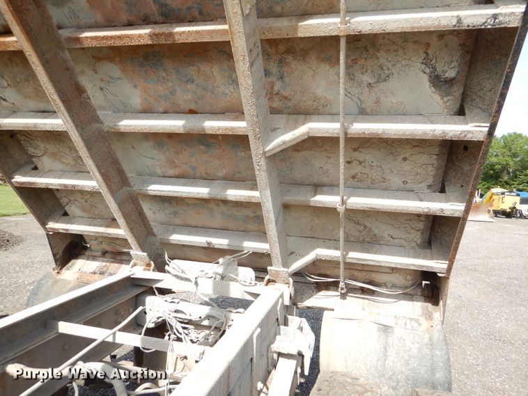 image for item DM0007 1997 Ford F700  dump truck