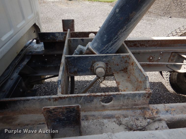 image for item DM0007 1997 Ford F700  dump truck