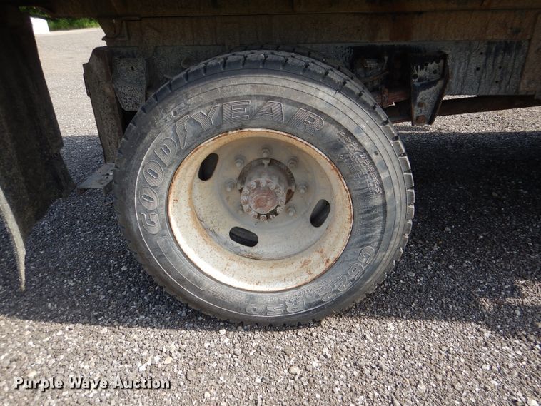 image for item DM0007 1997 Ford F700  dump truck