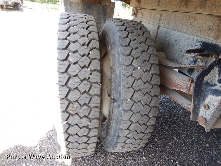 image for item DM0007 1997 Ford F700  dump truck