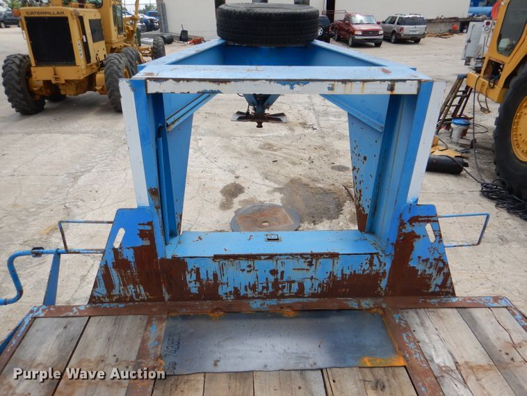 image for item DM0019 2008 T&B  equipment trailer