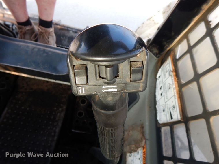 image for item DM3819 2016 Bobcat S750  skid steer