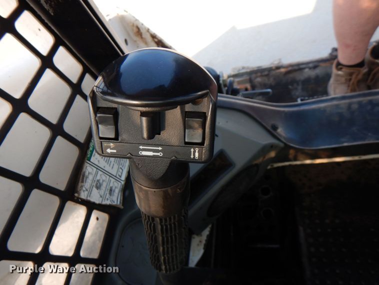 image for item DM3819 2016 Bobcat S750  skid steer