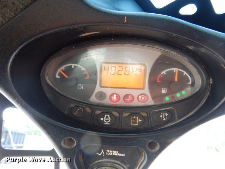 image for item DM3819 2016 Bobcat S750  skid steer