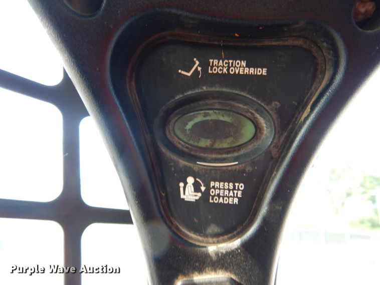 image for item DM3819 2016 Bobcat S750  skid steer