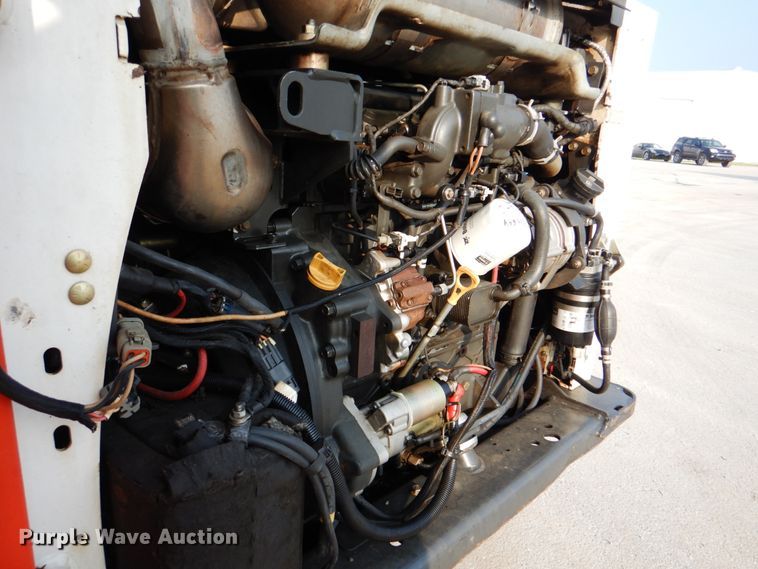 image for item DM3819 2016 Bobcat S750  skid steer