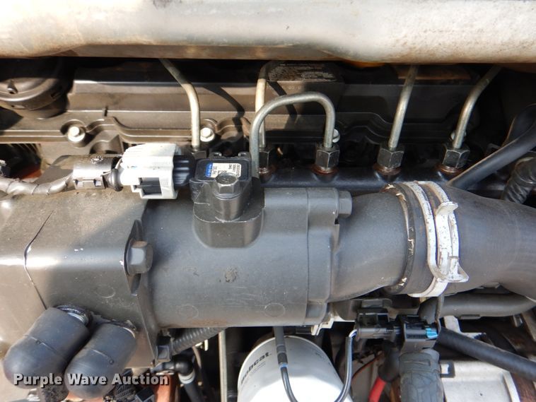 image for item DM3819 2016 Bobcat S750  skid steer