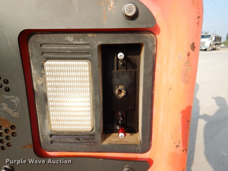 image for item DM3819 2016 Bobcat S750  skid steer