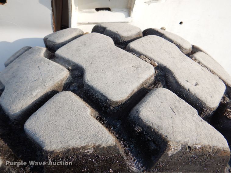 image for item DM3819 2016 Bobcat S750  skid steer