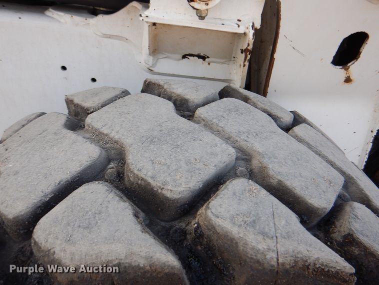 image for item DM3819 2016 Bobcat S750  skid steer