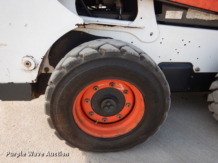 image for item DM3819 2016 Bobcat S750  skid steer