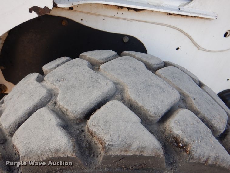 image for item DM3819 2016 Bobcat S750  skid steer