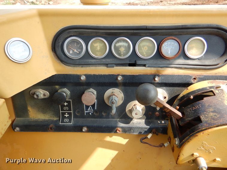 image for item DM3821 1980 Caterpillar 613B  elevating scraper