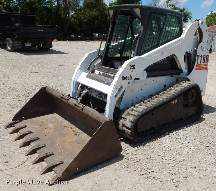 image for item DM4311 2003 Bobcat T190  tracked skid steer loader