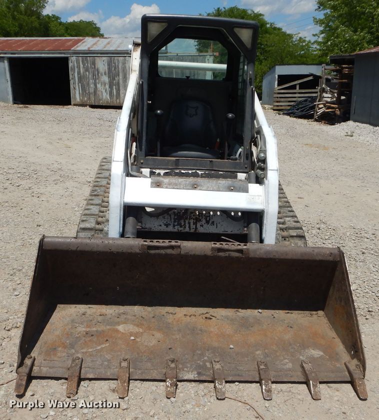 image for item DM4311 2003 Bobcat T190  tracked skid steer loader