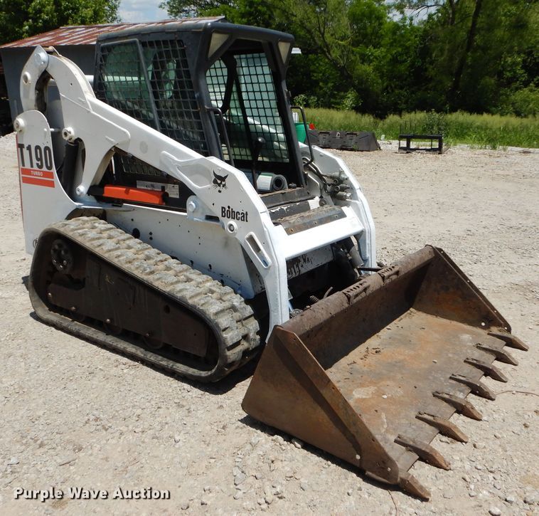 image for item DM4311 2003 Bobcat T190  tracked skid steer loader