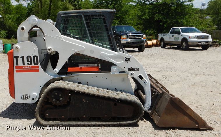 image for item DM4311 2003 Bobcat T190  tracked skid steer loader