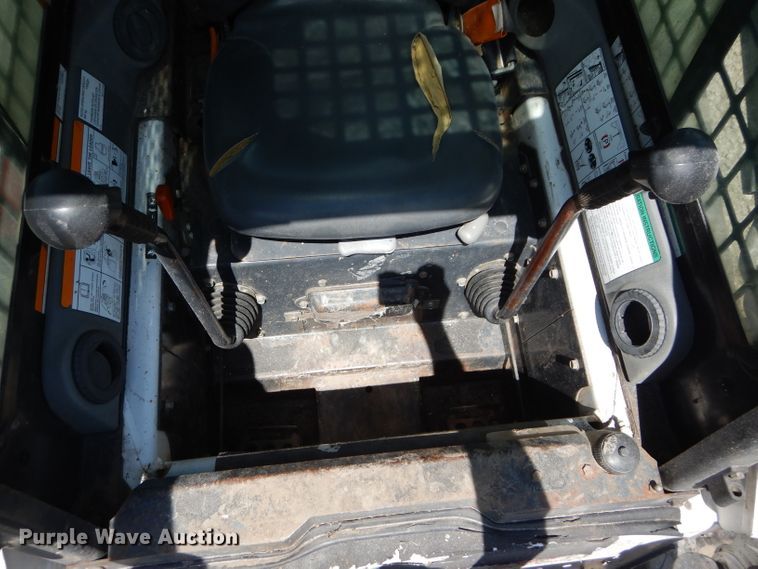 image for item DM4311 2003 Bobcat T190  tracked skid steer loader