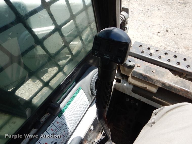 image for item DM4311 2003 Bobcat T190  tracked skid steer loader