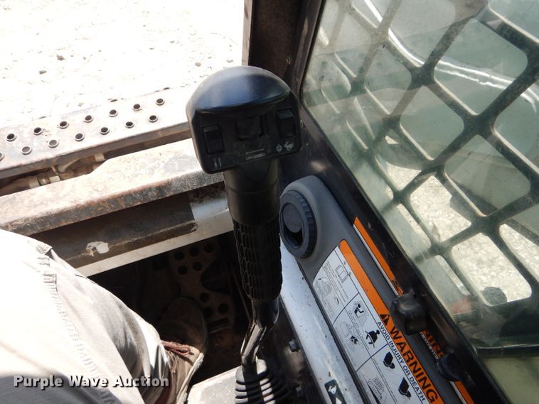 image for item DM4311 2003 Bobcat T190  tracked skid steer loader