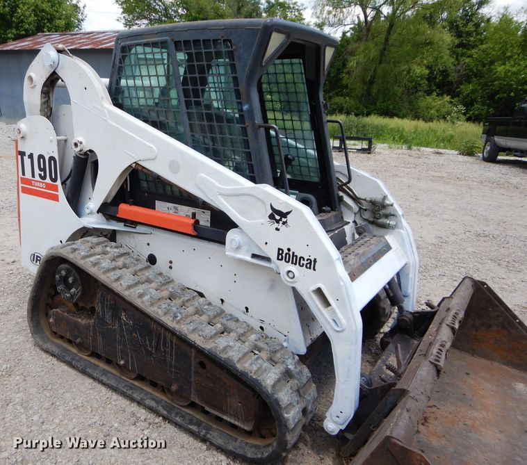 image for item DM4311 2003 Bobcat T190  tracked skid steer loader