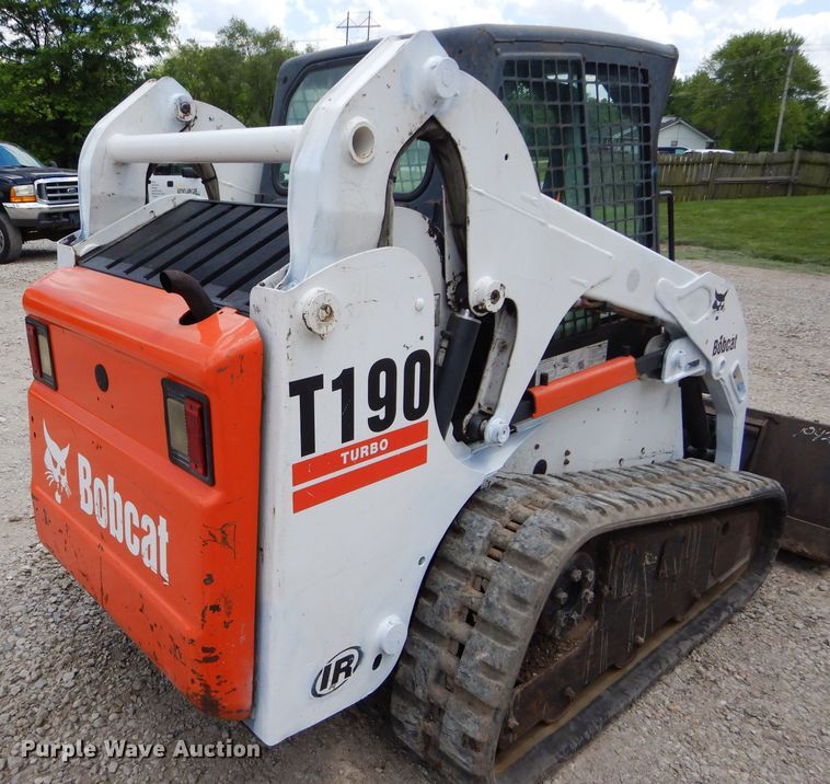 image for item DM4311 2003 Bobcat T190  tracked skid steer loader