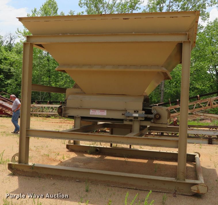 image for item DN5889 2015 Peerless 12 Yard  hopper feeder