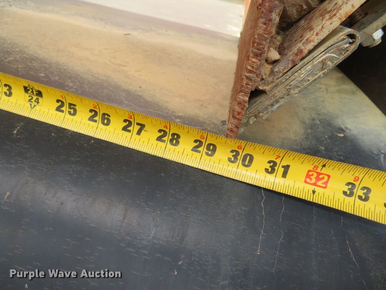 image for item DN5889 2015 Peerless 12 Yard  hopper feeder