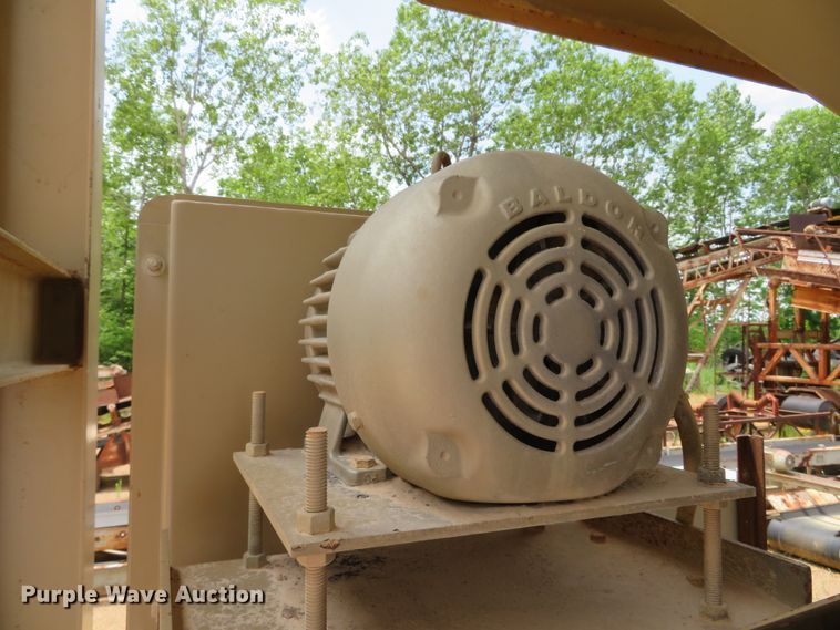 image for item DN5889 2015 Peerless 12 Yard  hopper feeder