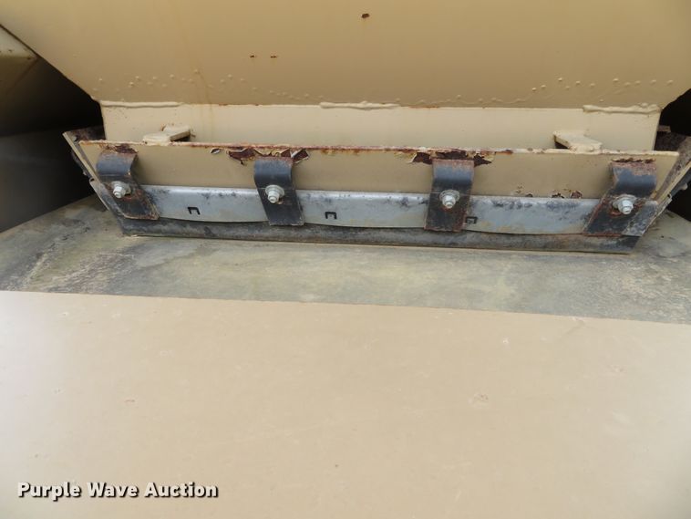 image for item DN5889 2015 Peerless 12 Yard  hopper feeder