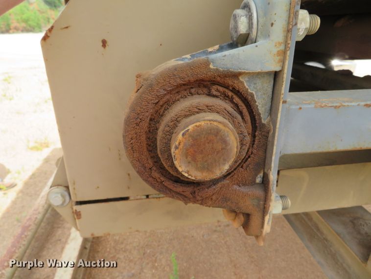 image for item DN5889 2015 Peerless 12 Yard  hopper feeder