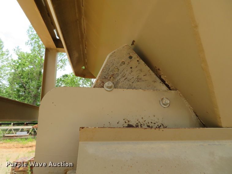 image for item DN5889 2015 Peerless 12 Yard  hopper feeder