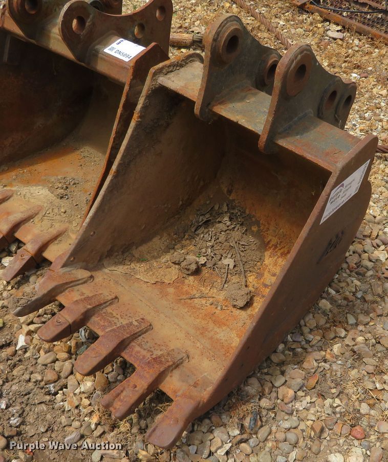 image for item DN5893 TAG 24"W excavator bucket