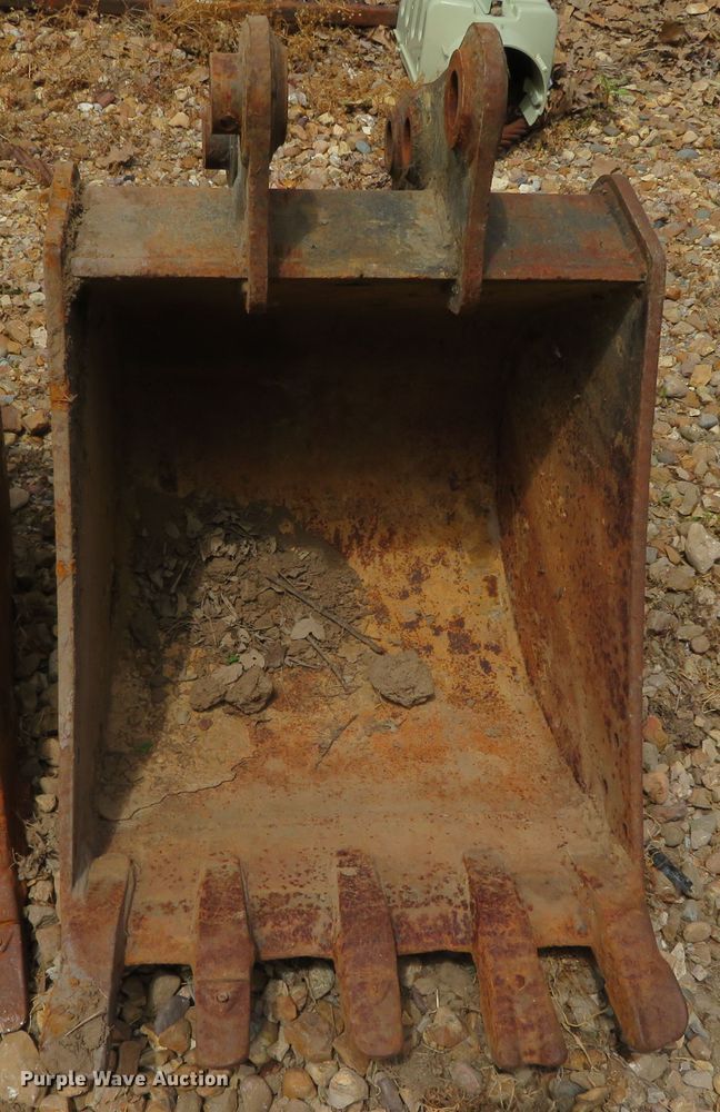 image for item DN5893 TAG 24"W excavator bucket