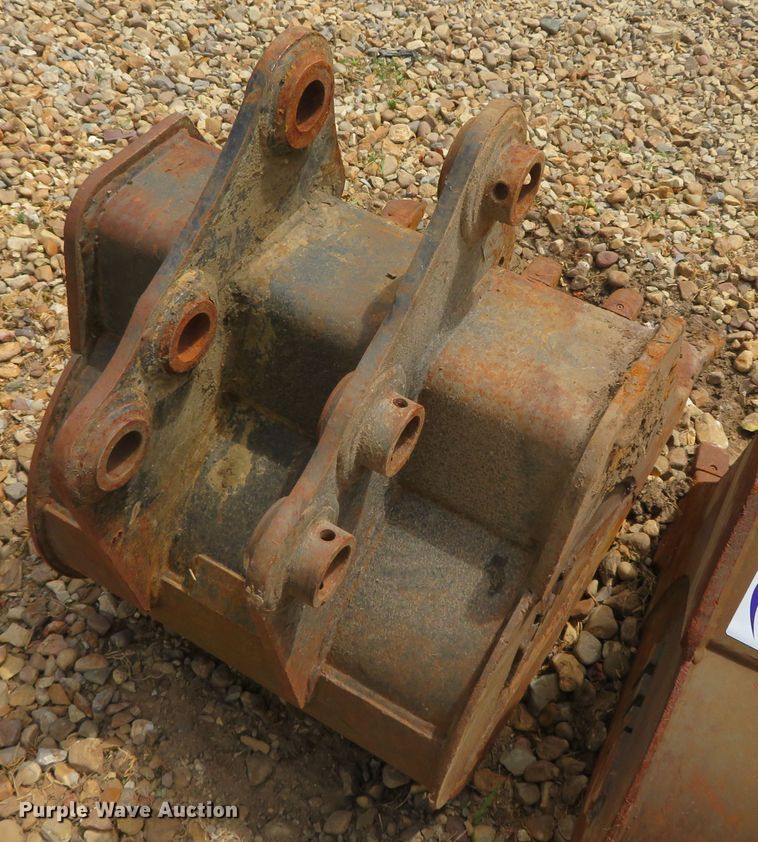 image for item DN5893 TAG 24"W excavator bucket