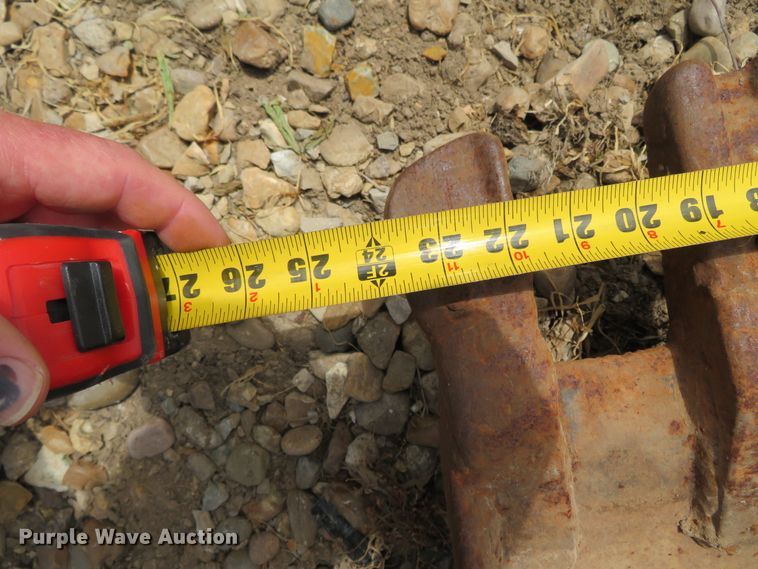 image for item DN5893 TAG 24"W excavator bucket