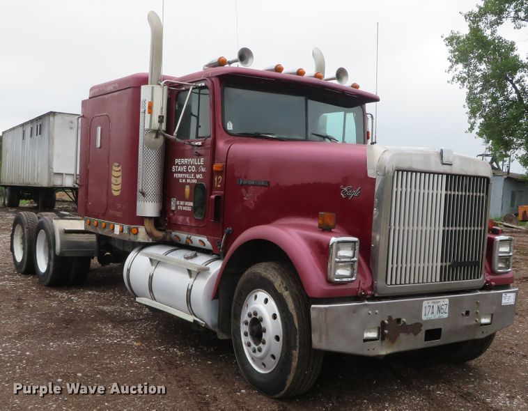 image for item DN5904 1995 International 9300  semi truck