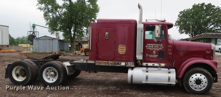 image for item DN5904 1995 International 9300  semi truck