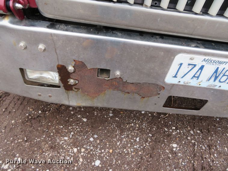 image for item DN5904 1995 International 9300  semi truck