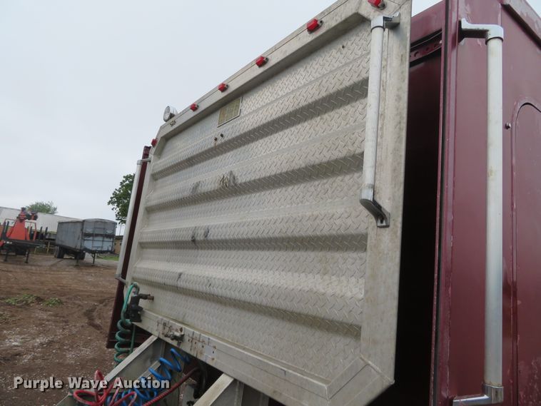 image for item DN5904 1995 International 9300  semi truck