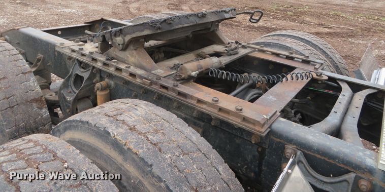 image for item DN5904 1995 International 9300  semi truck