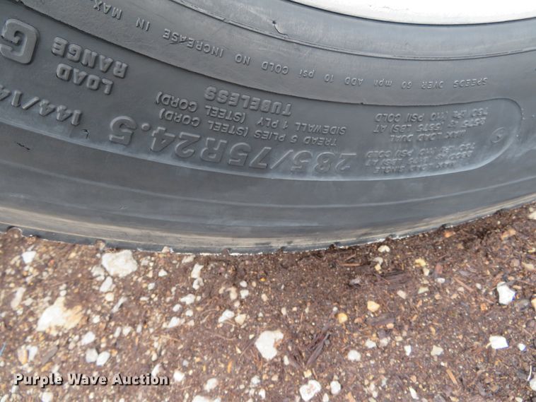 image for item DN5904 1995 International 9300  semi truck