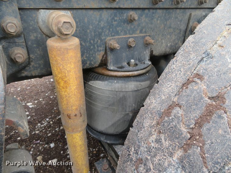 image for item DN5904 1995 International 9300  semi truck