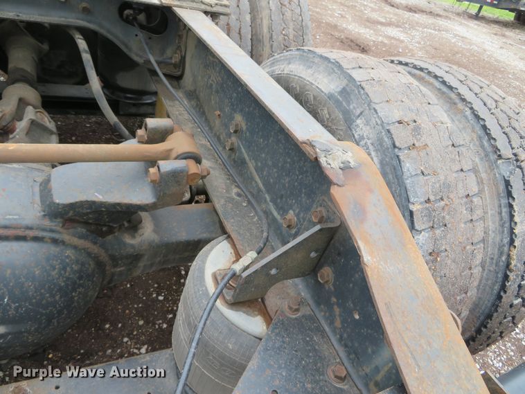 image for item DN5904 1995 International 9300  semi truck