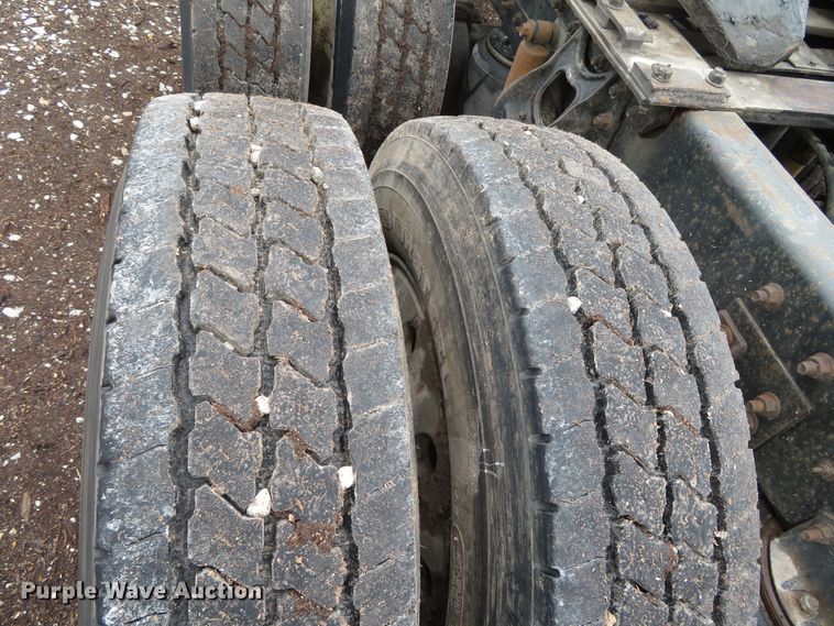 image for item DN5904 1995 International 9300  semi truck