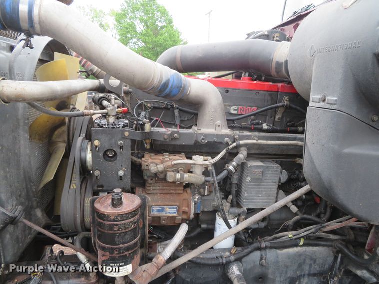 image for item DN5904 1995 International 9300  semi truck