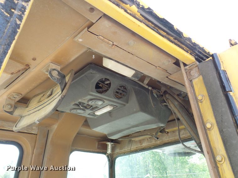 image for item DN6765 1998 Caterpillar 973 LGP  track loader