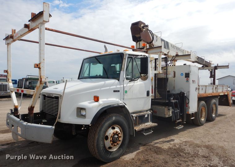 image for item FR9811 2000 Freightliner FL80  crane truck